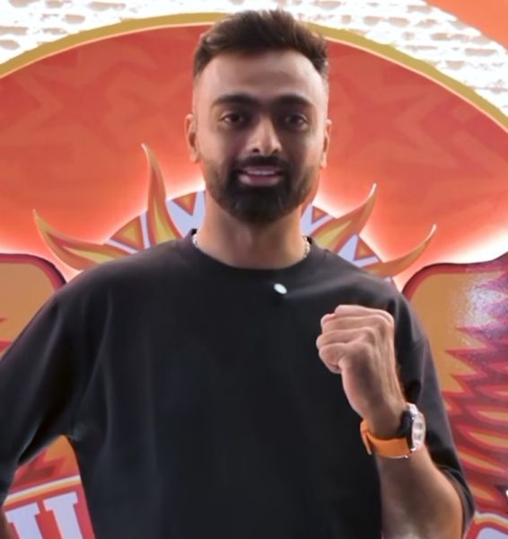 File:Jaydev Unadkat .jpeg